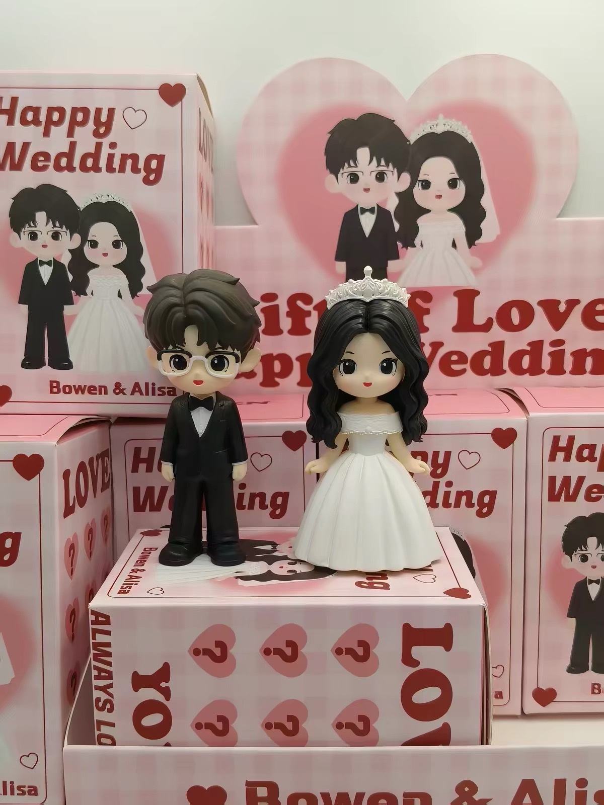 Wedding couple figures